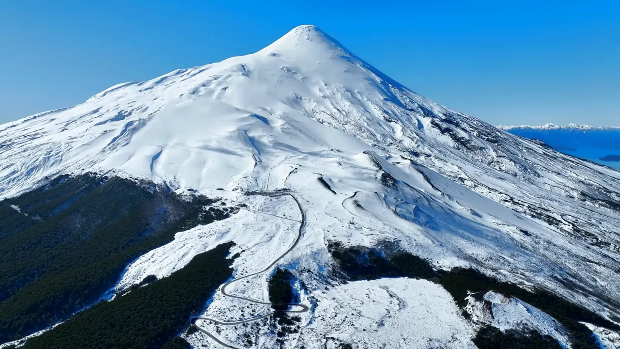 Volcán Osorno con su cono nevado